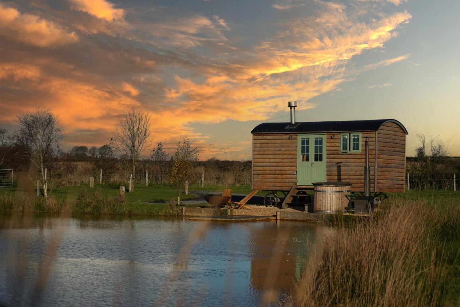 Four Acres Farm Shepherds Huts Donaghadee Dış mekan fotoğraf